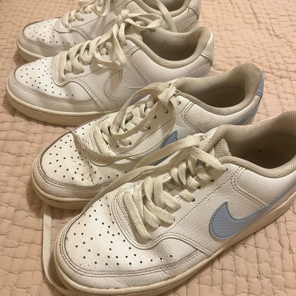 Nike White and Blue Casual Sneakers - Picture 3 of 4